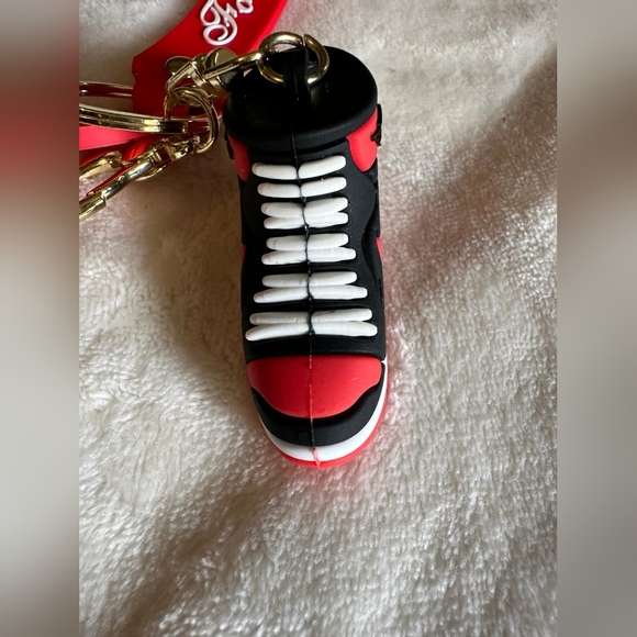 red nike shoe keychain - Picture 4 of 5